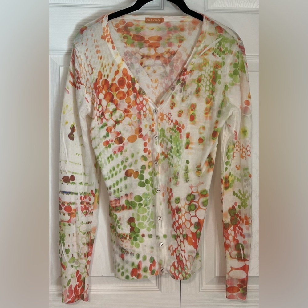 Women's Cut Cute V Neck Abstract Patterned Button Down Cardigan